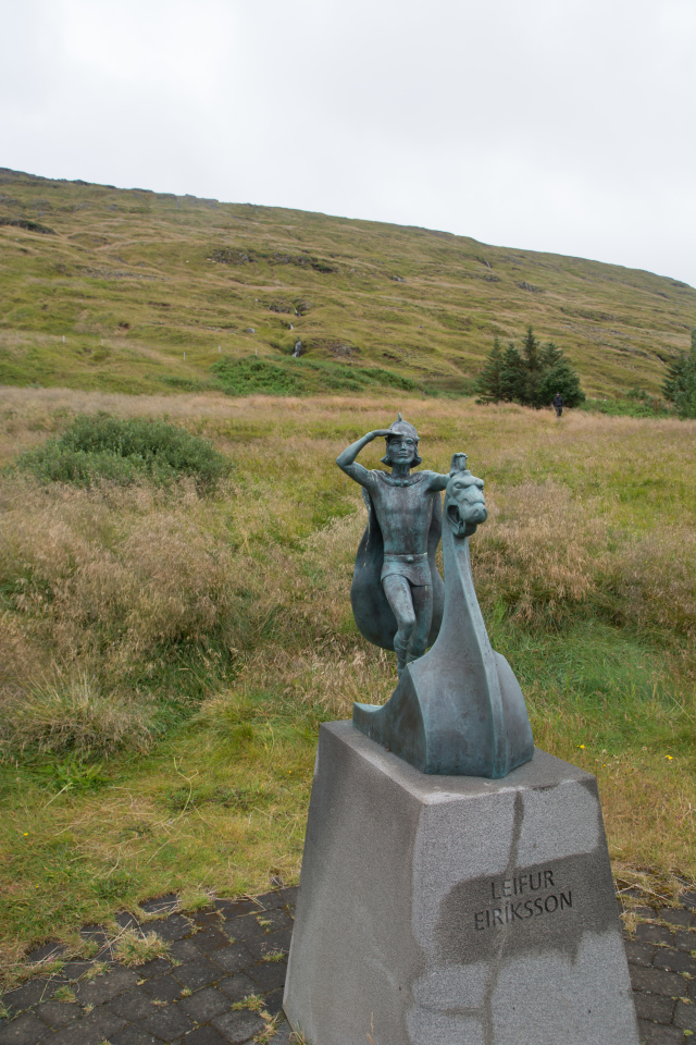 2017-08-28-Iceland-025-Leifr EirIksson-statue.jpg